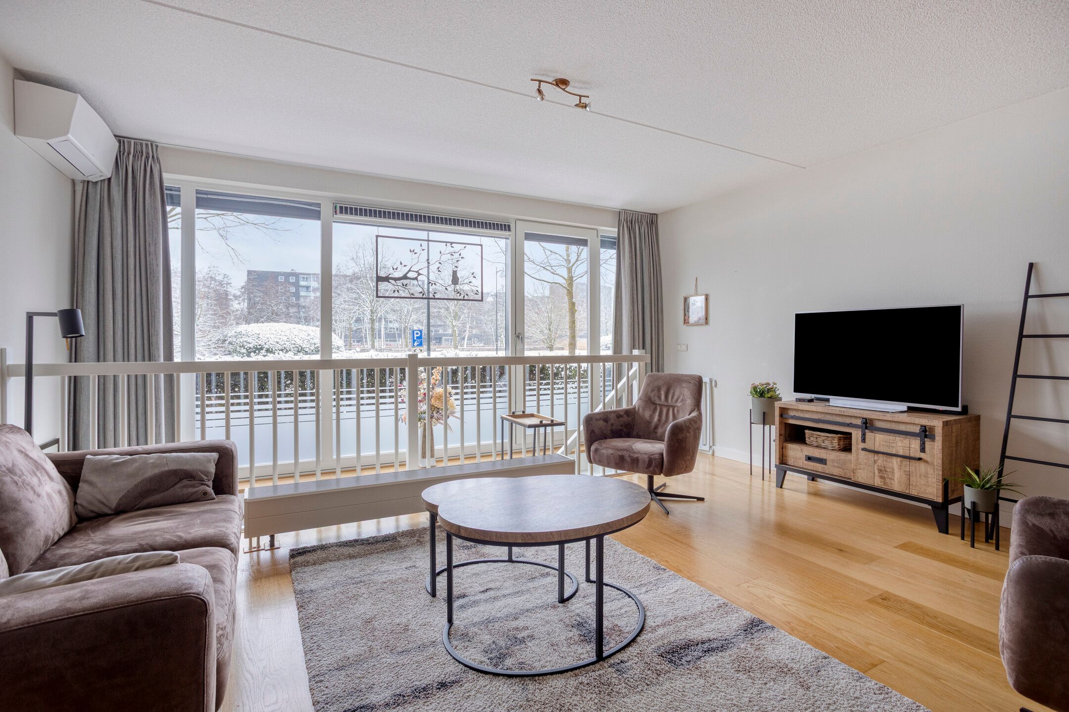 Photo 6 of Burgemeester Jhr. Quarles van Uffordlaan 171