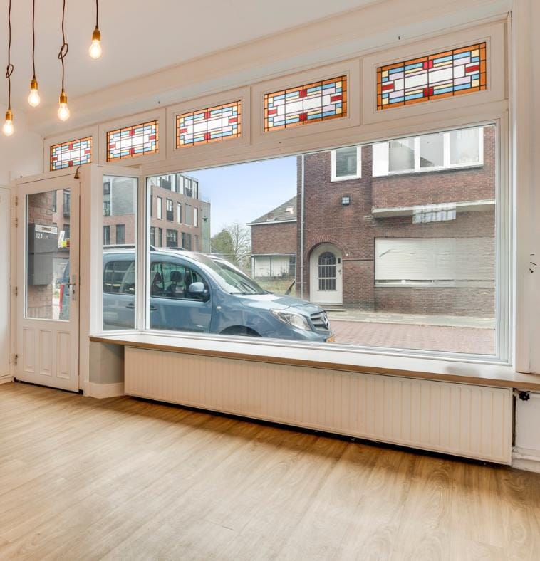 View photo 4 of Maaspoort 12