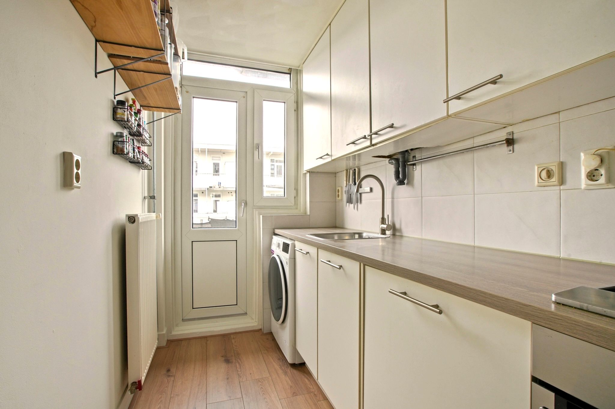 Photo 6 of Orteliusstraat 108-2