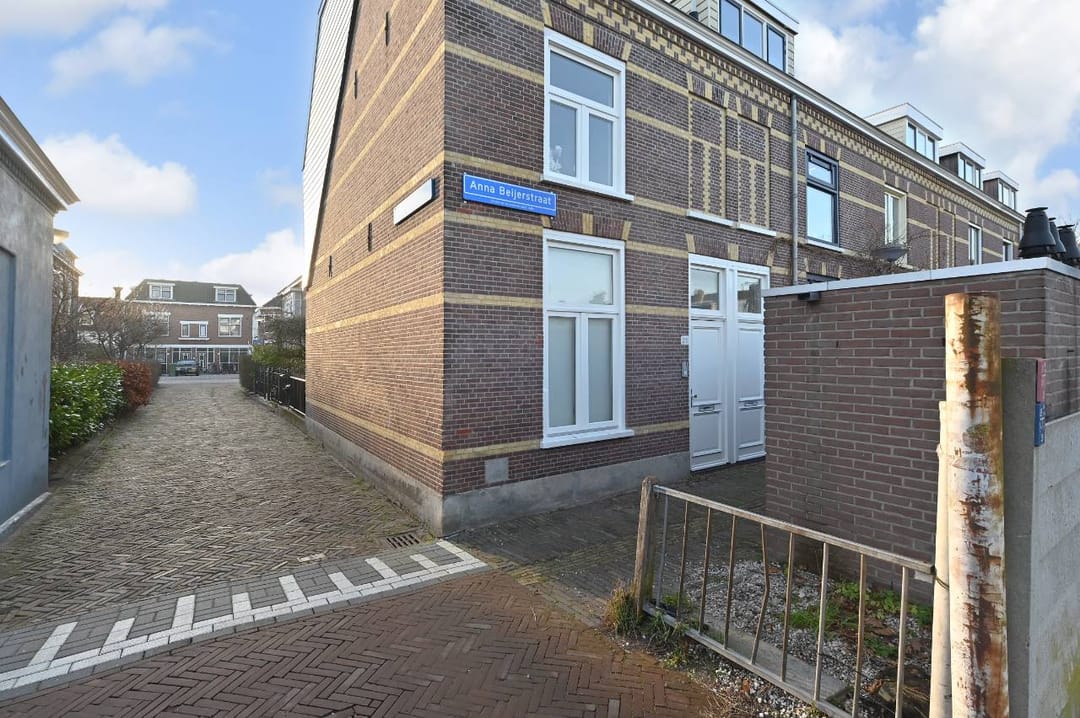 Photo 2 of Anna Beijerstraat 21-C