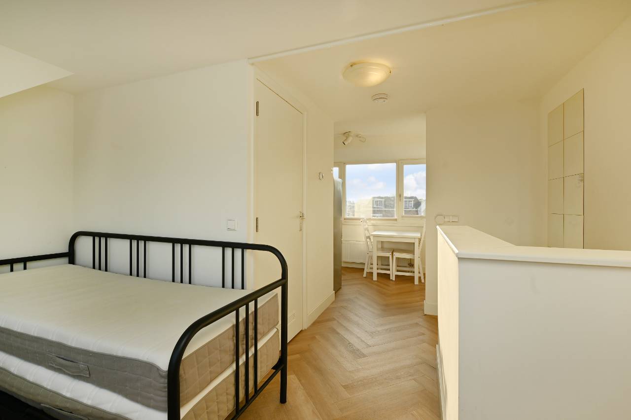 Photo 12 of Anna Beijerstraat 21-C