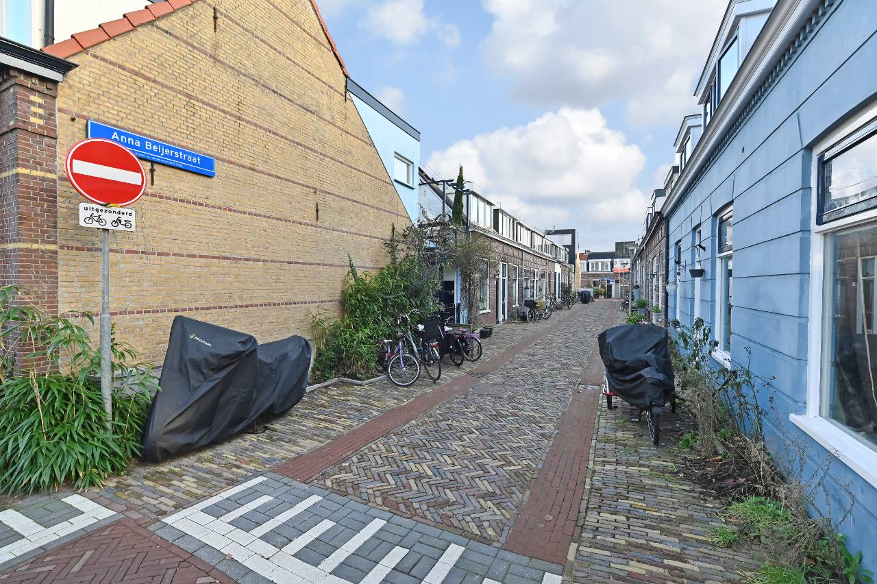 Photo 21 of Anna Beijerstraat 21-C