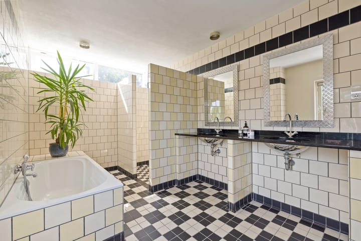 Photo 15 of Nieuwendammerdijk 457