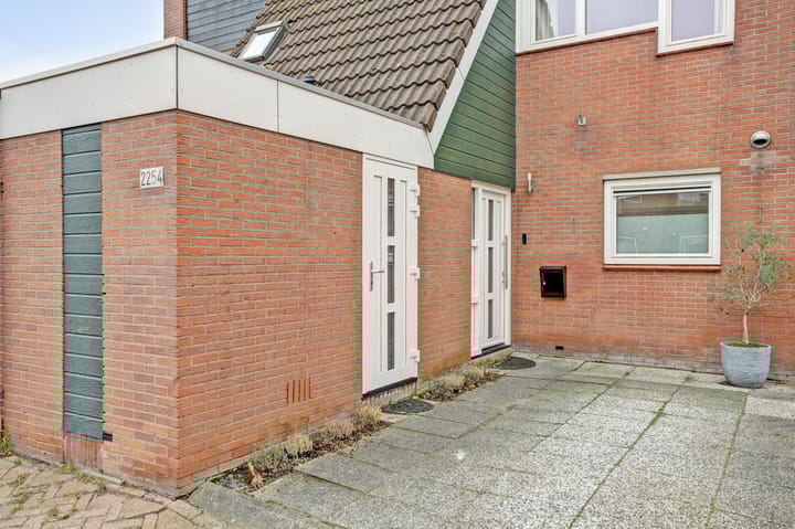 Photo 6 of Doorzwin 2254