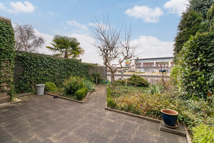 Foto 15 van Van Barenstraat 36