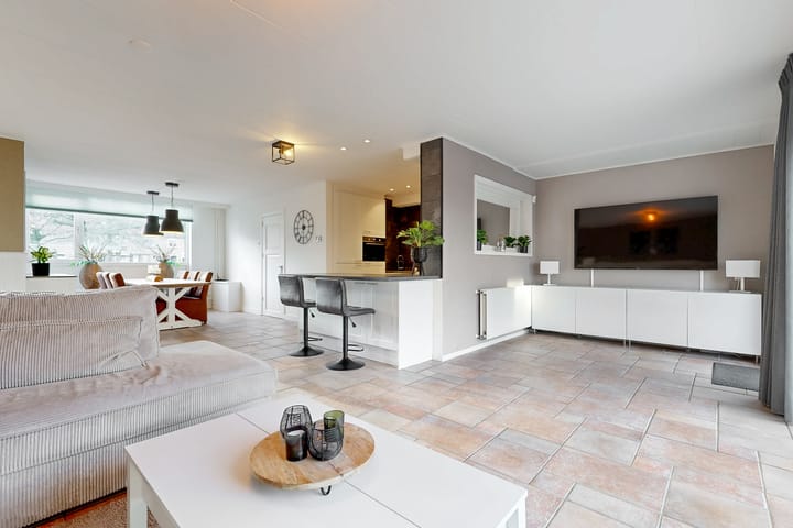 Photo 2 of Constantijn Huygenslaan 11