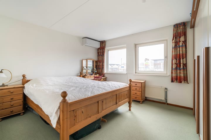 Foto 28 van Van Barenstraat 36