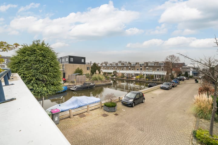 Foto 43 van Van Barenstraat 36