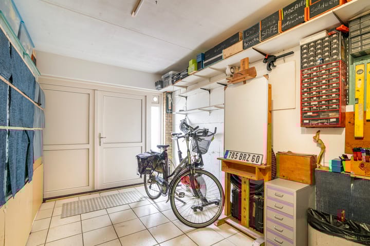 Foto 45 van Van Barenstraat 36