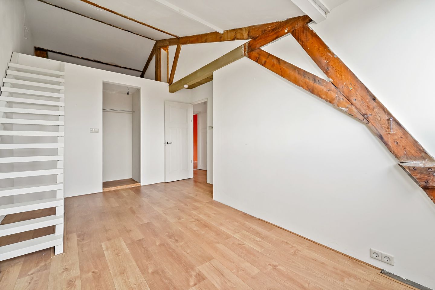 Foto 5 van Van Limburg Stirumstraat 149