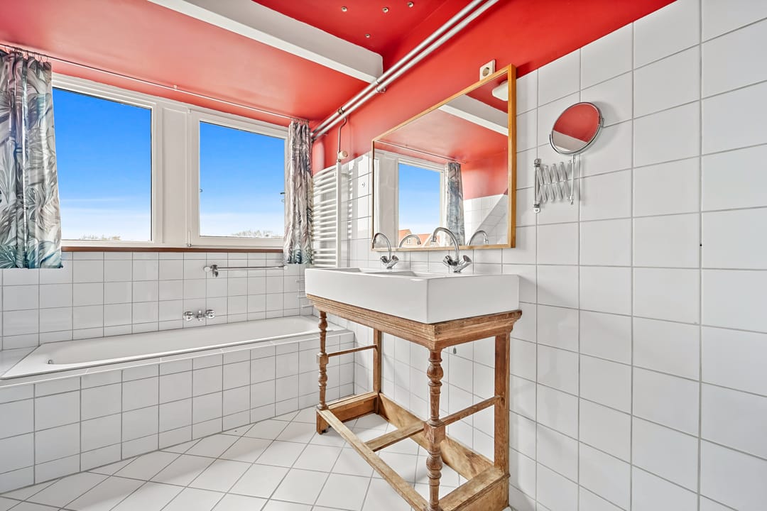 Foto 16 van Van Limburg Stirumstraat 149