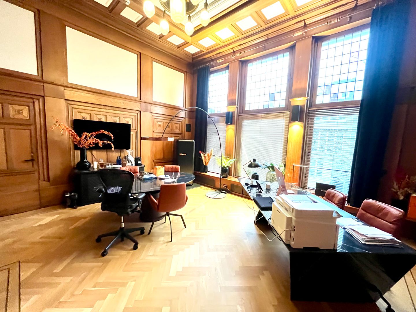 View photo 2 of Parklaan 8