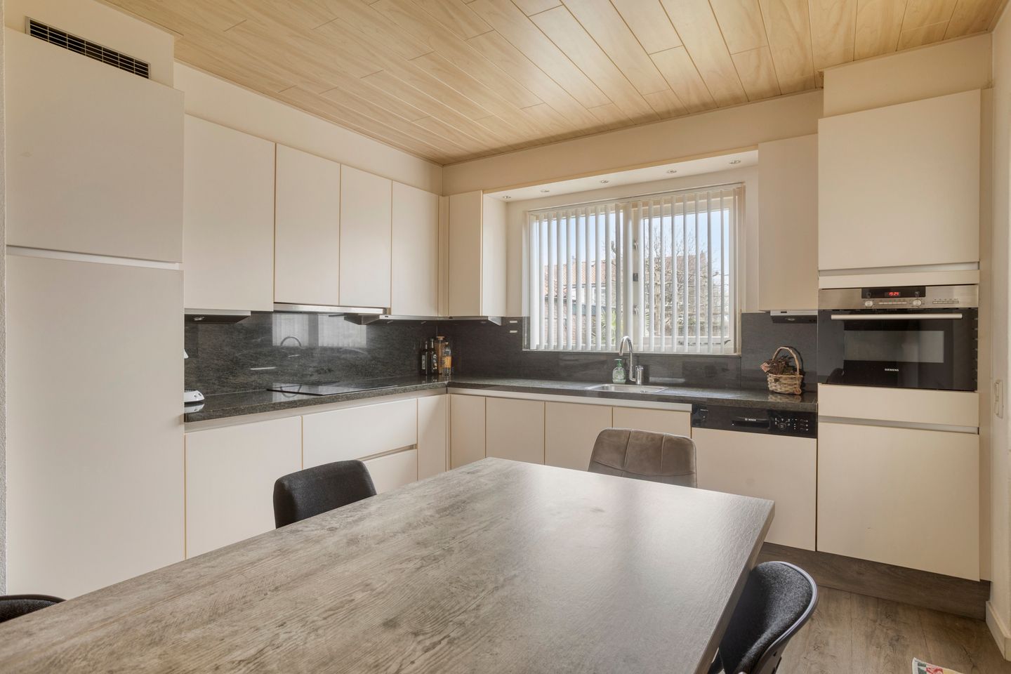 Photo 4 of Prins Bernhardstraat 10