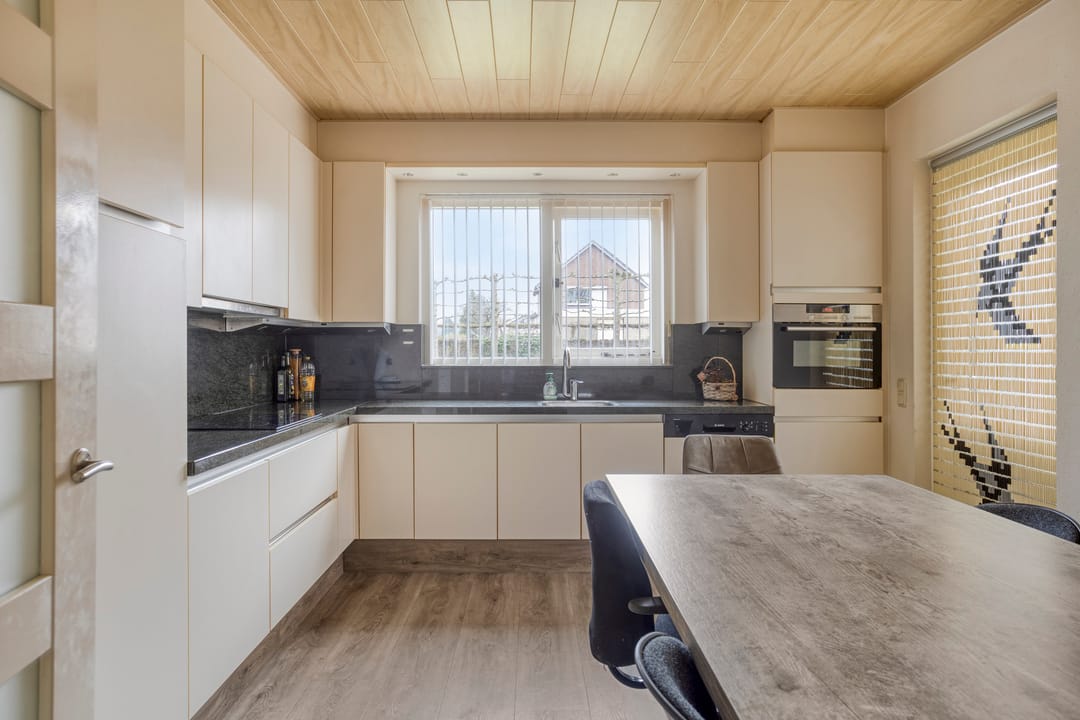 Photo 13 of Prins Bernhardstraat 10