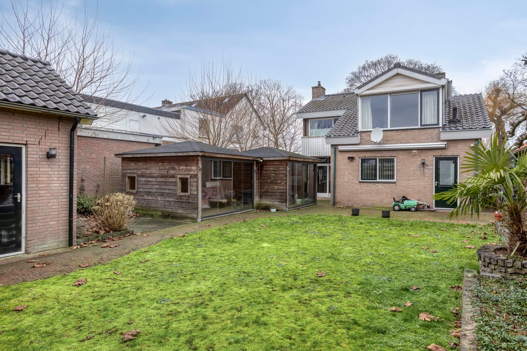 Photo 32 of Prins Bernhardstraat 10
