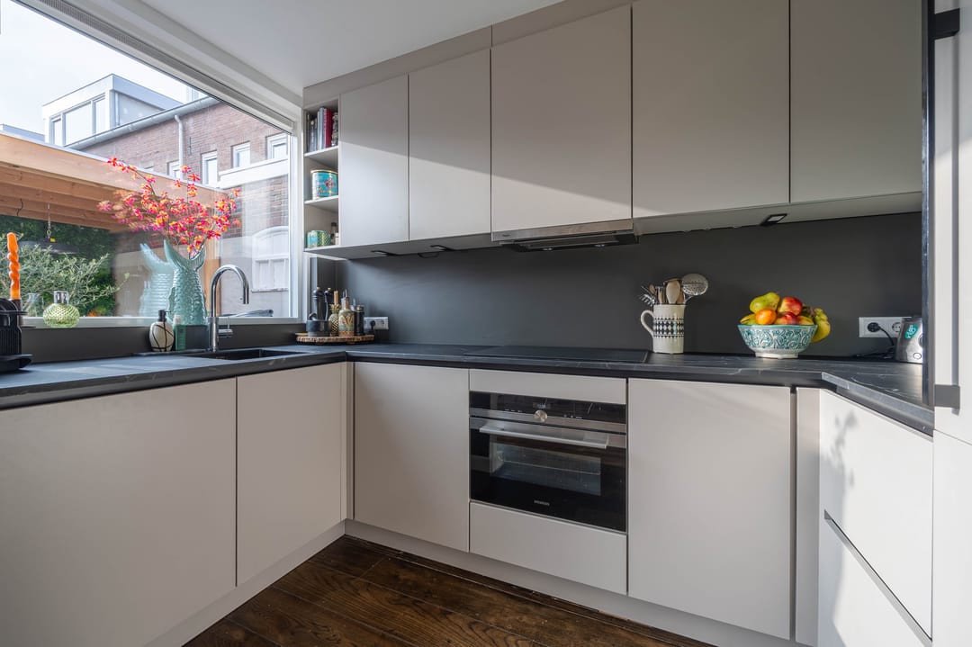 Photo 8 of Brederodestraat 8