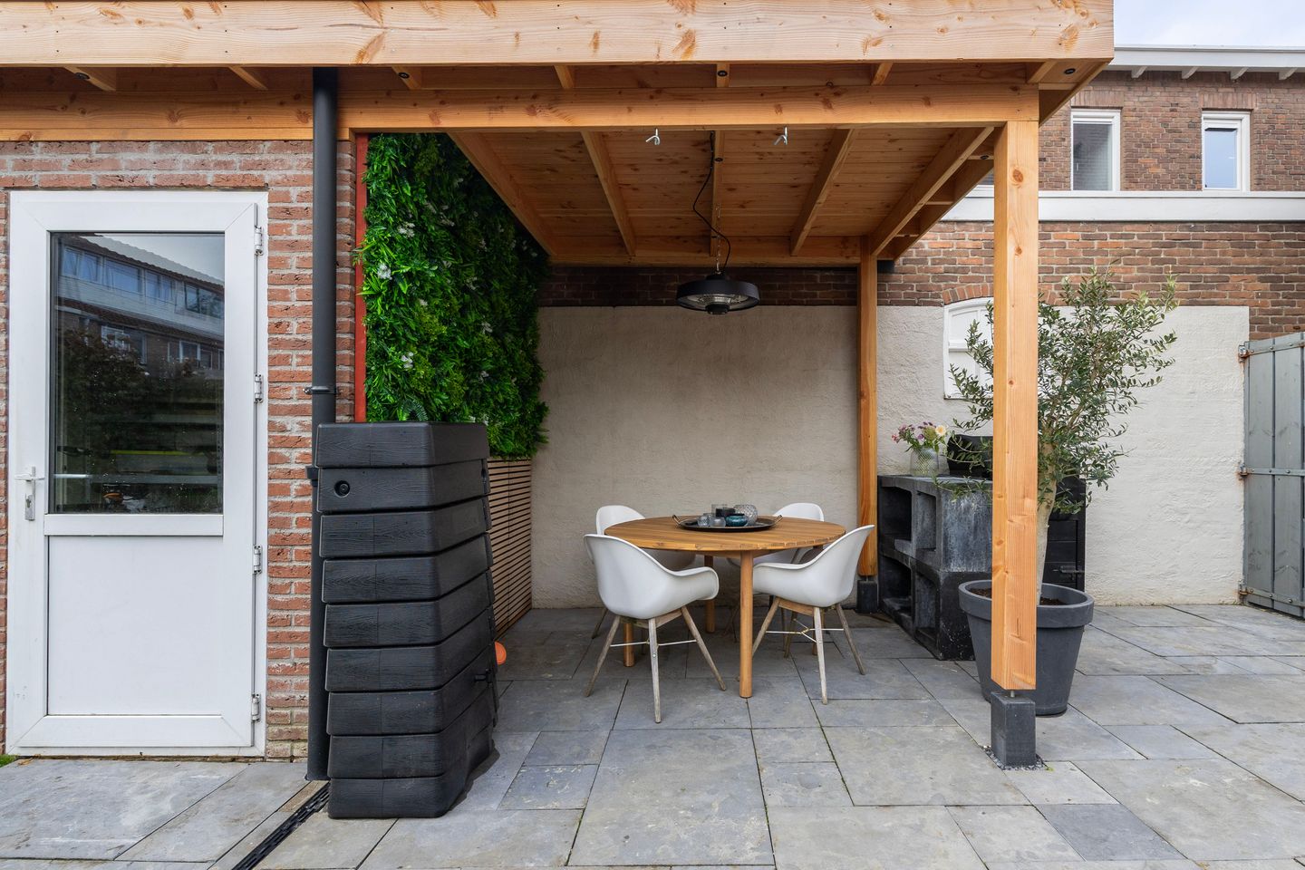 Photo 25 of Brederodestraat 8