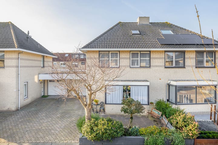 Photo 2 of Dirck van Delenlaan 8