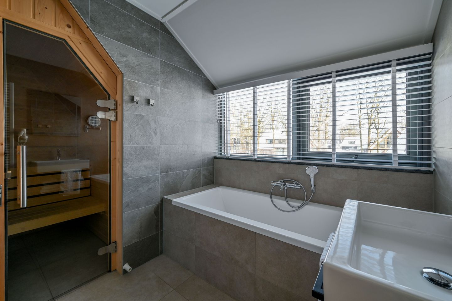 Foto 40 van Valtherweg 36-236