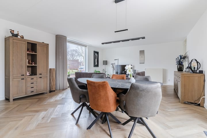 Photo 3 of Wethouder van den Eijndenstraat 12