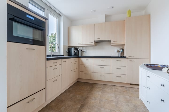 Photo 4 of Wethouder van den Eijndenstraat 12