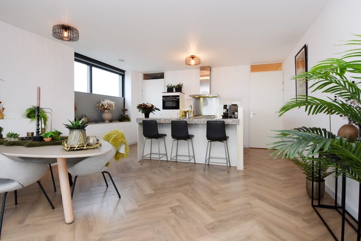 Foto 4 van Uiverplein 122