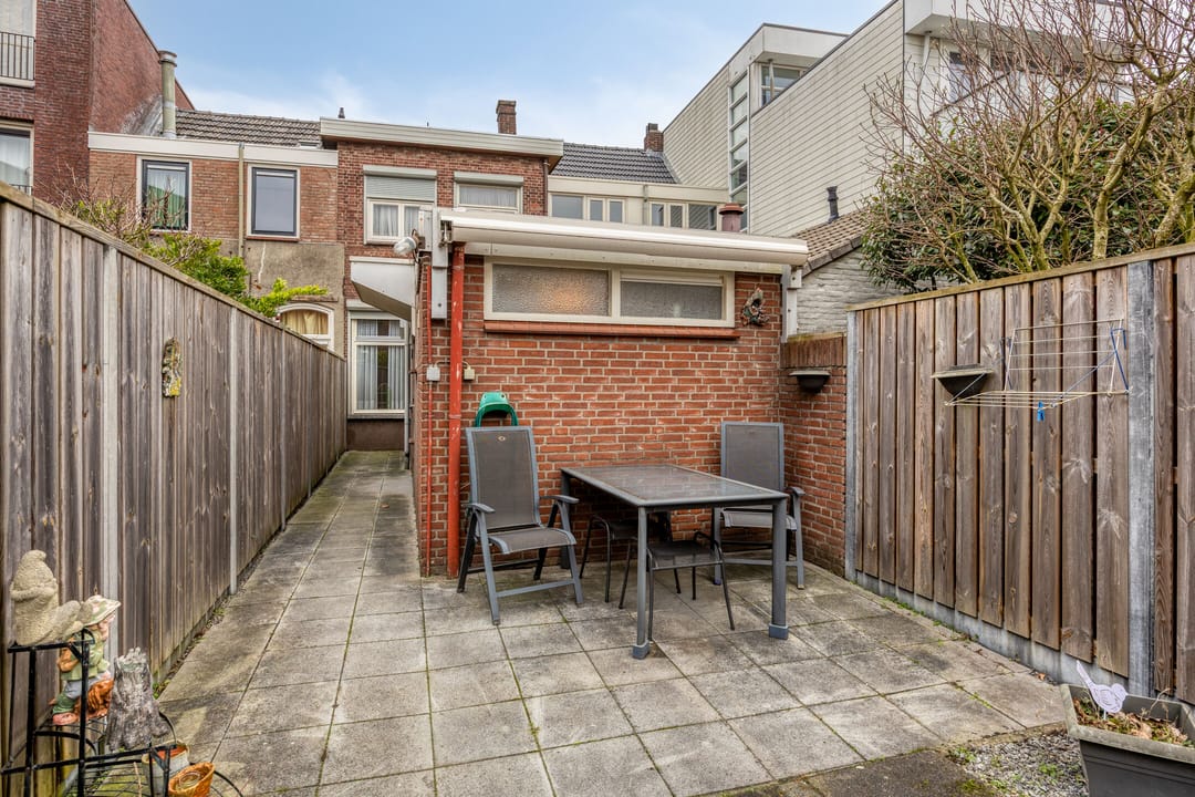 Photo 23 of Boomstraat 110