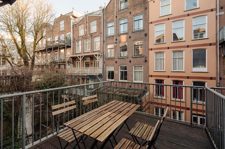 Photo 5 of Jacob van Lennepstraat 15-1