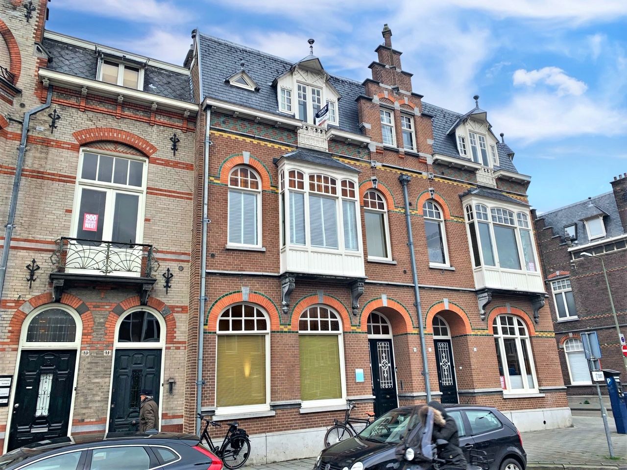 Bekijk foto 1 van Oranje Nassaulaan 9