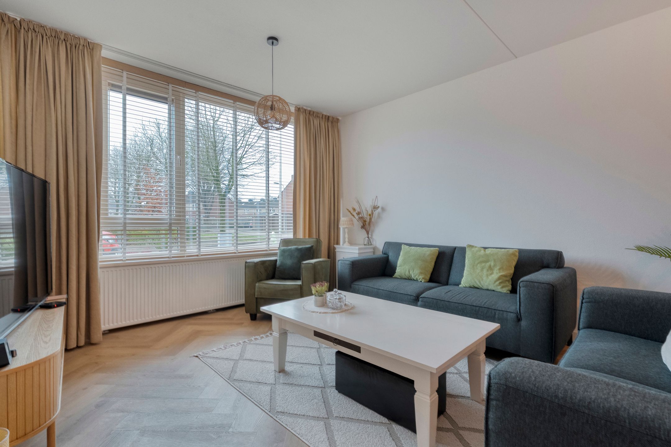 Photo 6 of Esdoornstraat 53