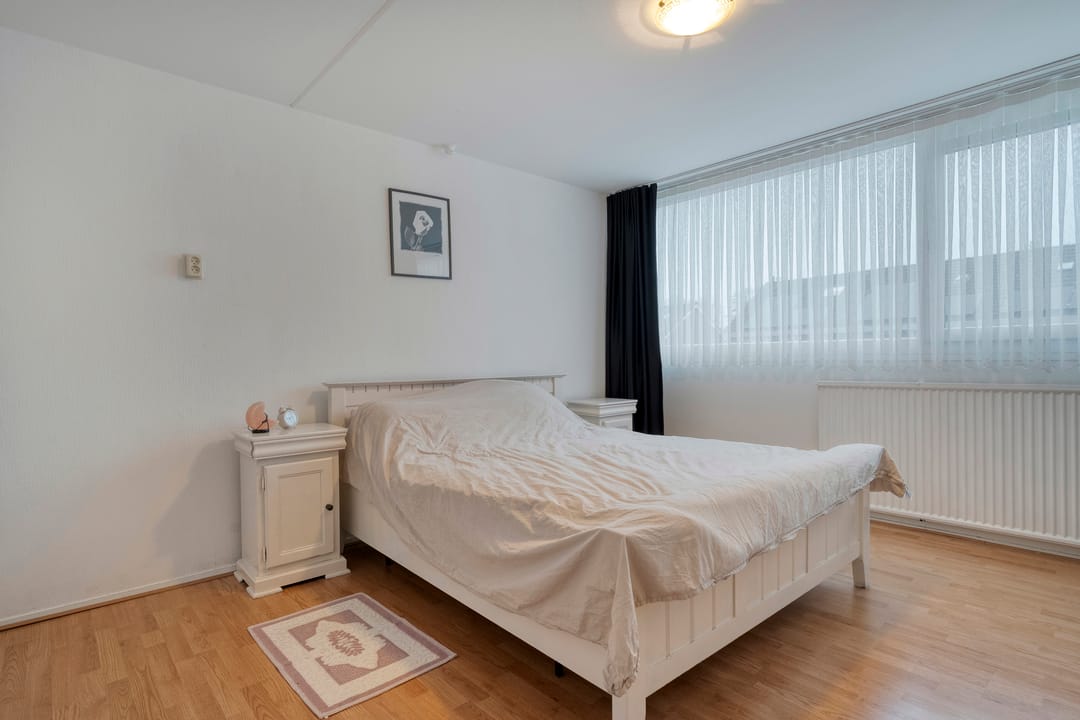 Photo 13 of Esdoornstraat 53