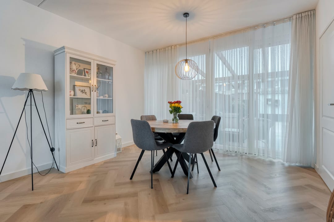 Photo 8 of Esdoornstraat 53