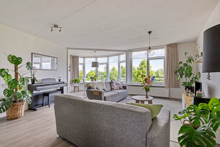 Foto 4 van Aartsbisschop Romerostraat 632