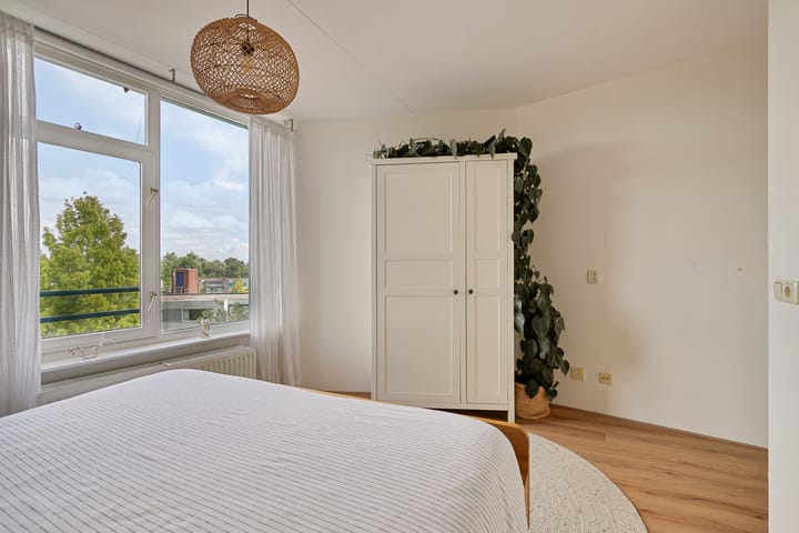 Foto 10 van Aartsbisschop Romerostraat 632