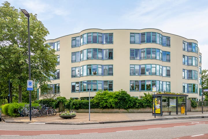 Foto 24 van Aartsbisschop Romerostraat 632