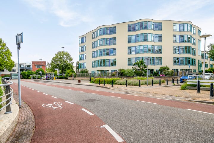 Foto 27 van Aartsbisschop Romerostraat 632