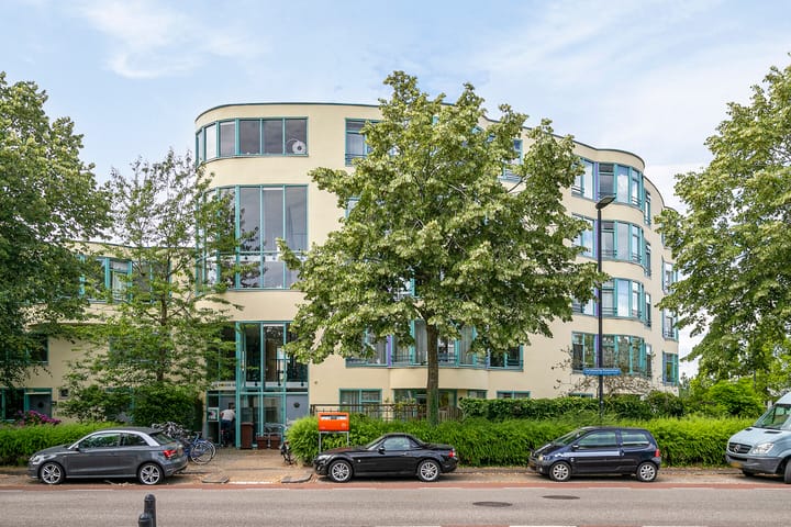 Foto 28 van Aartsbisschop Romerostraat 632