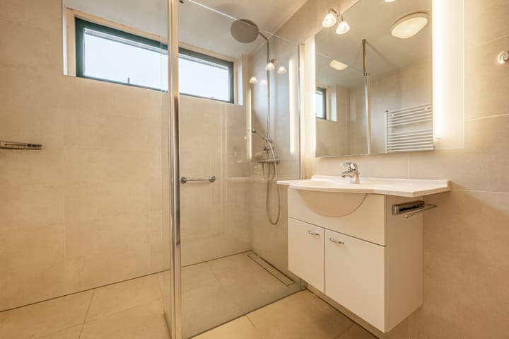 Foto 21 van van Ostadestraat 15