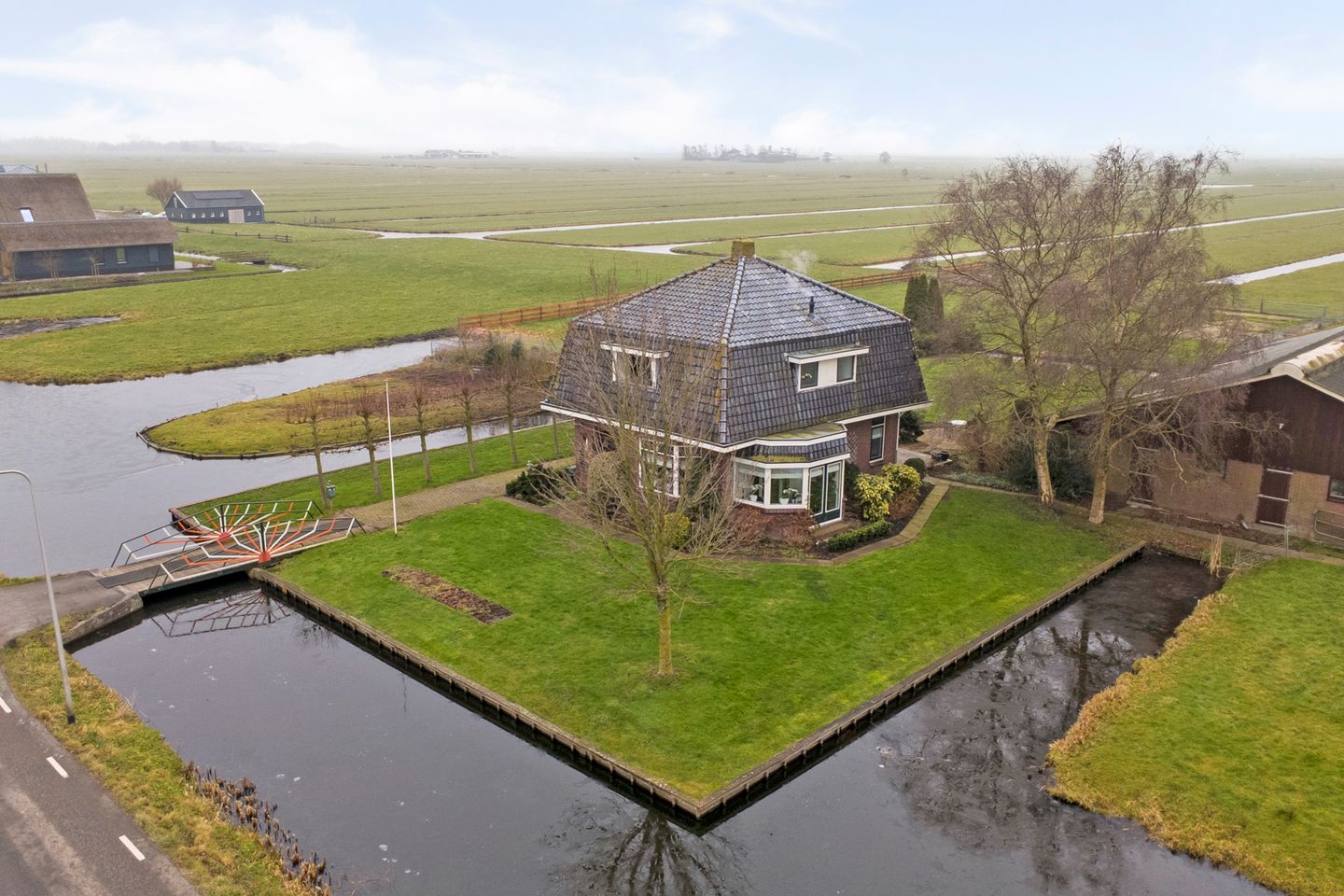 Bekijk foto 2 van Zuideinde 20-a