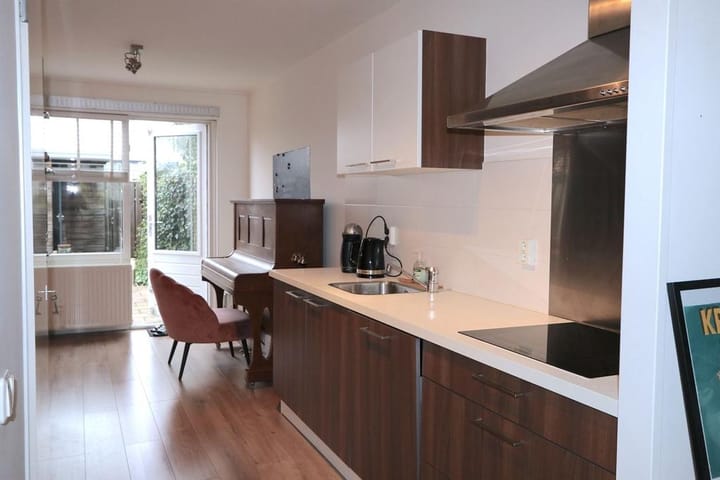 Photo 11 of Joris Ivenslaan 115