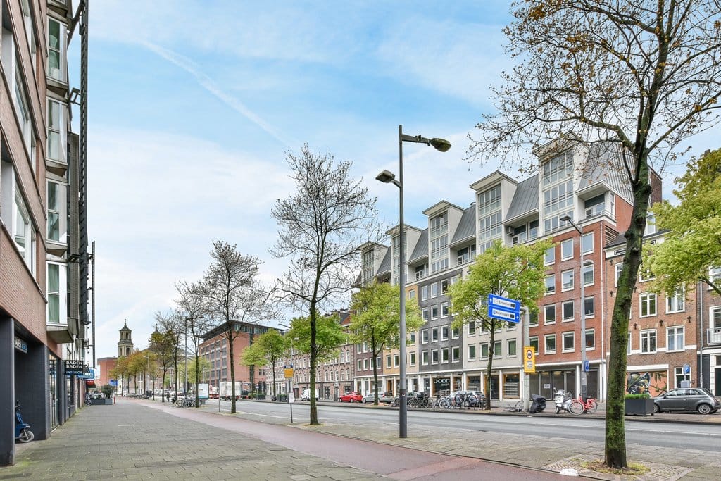 Tussenwoning aan Valkenburgerstraat 198-A, Amsterdam