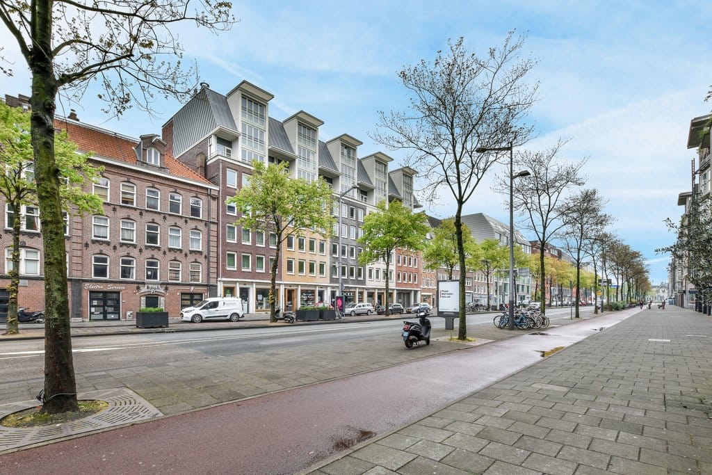 Photo 11 of Valkenburgerstraat 198-A
