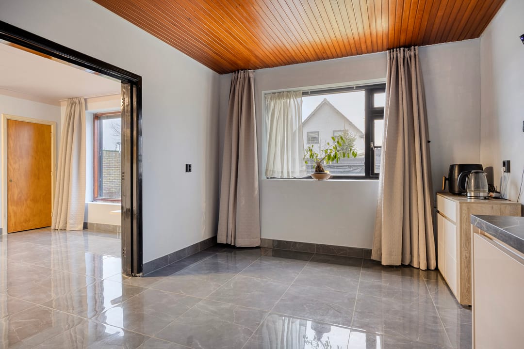 Photo 11 of Kaaistraat 87