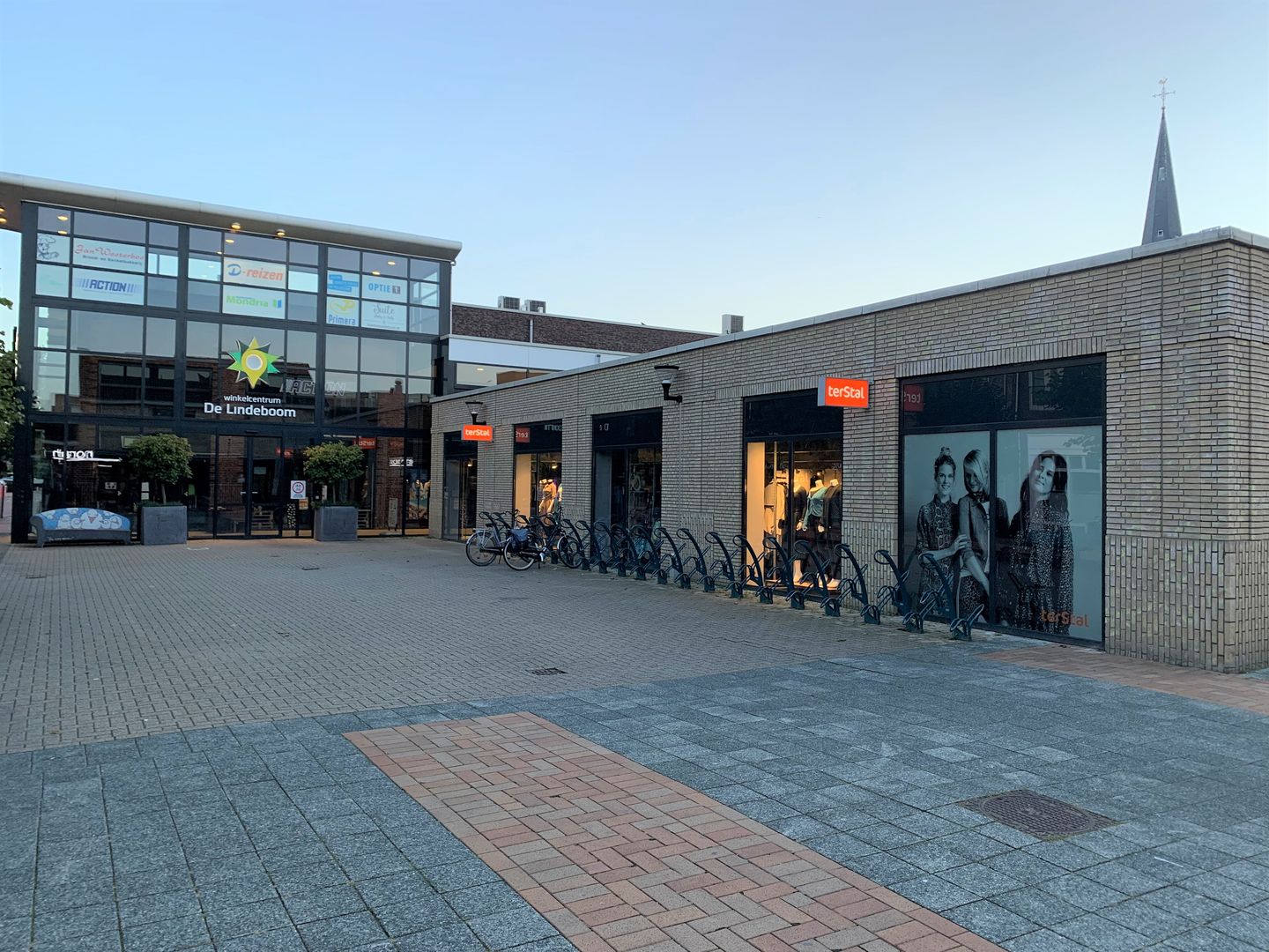 Bekijk foto 1 van De Lindeboom 13