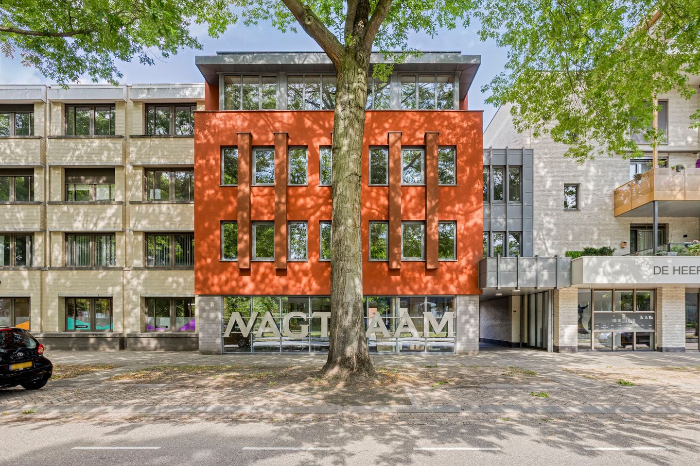 View photo 1 of Raadhuislaan 15