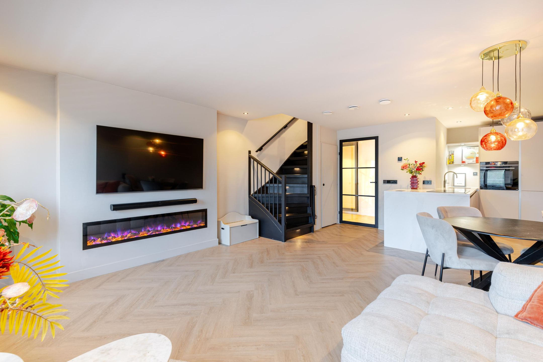 Foto 12 van Mattenbiesstraat 50