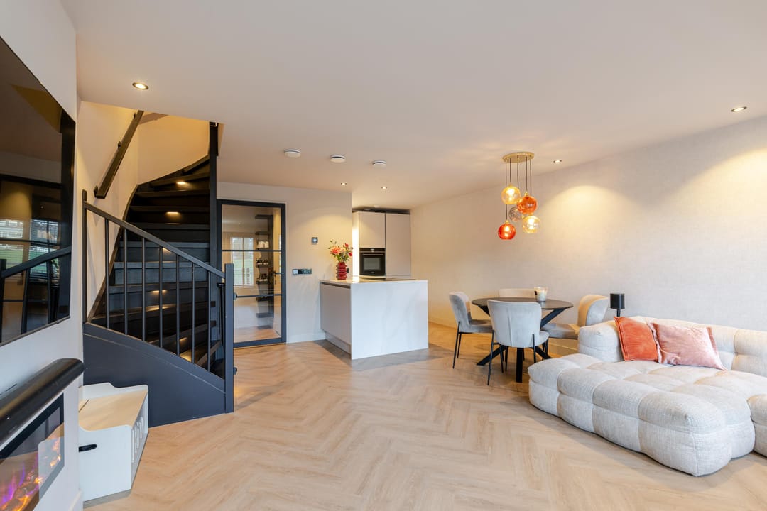 Foto 11 van Mattenbiesstraat 50