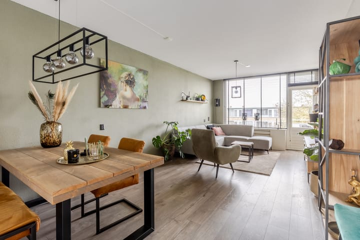 Foto 2 van Van Anrooystraat 169