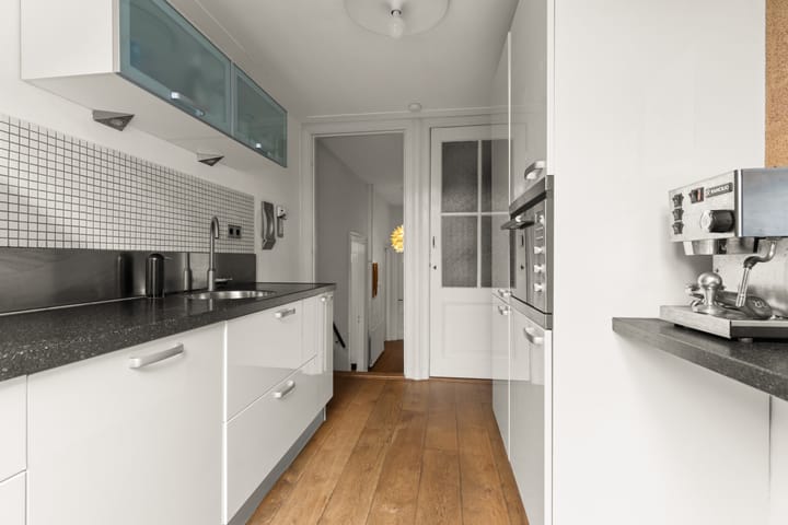 Photo 22 of van Oldenbarneveltstraat 15