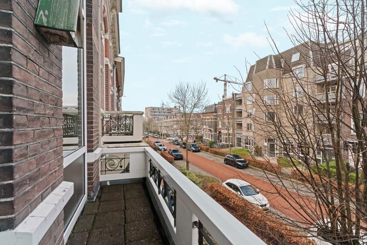 Photo 8 of van Oldenbarneveltstraat 15